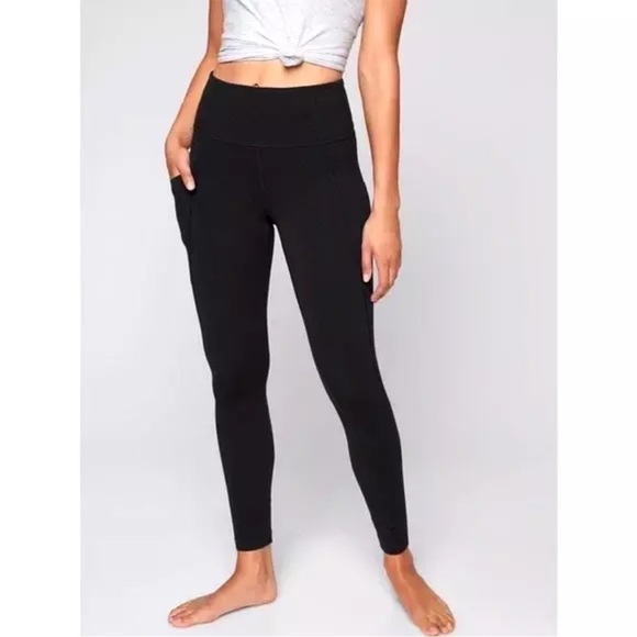 Athleta-XS-black-salutation stash pocket tight/legging. Powervita material. - Picture 1 of 13
